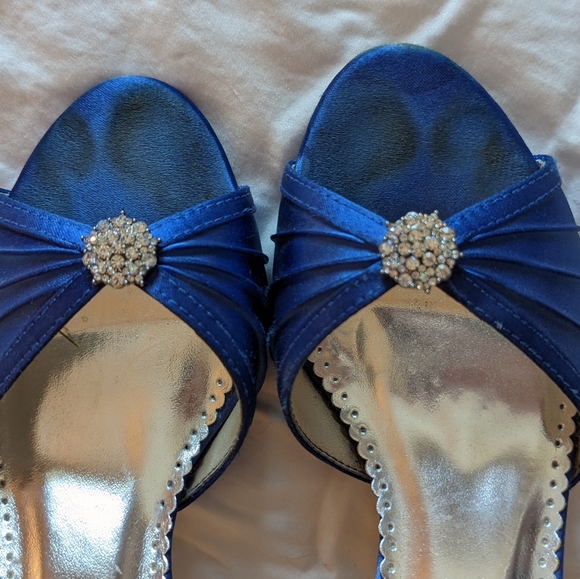 Dyeable satin shoes in Tardis blue with sparkling bobble, size 7.5 US. - Picture 4 of 6